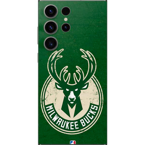 NBA Milwaukee Bucks Green Distressed Galaxy S25 Ultra Skin